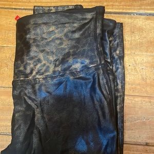 size L spanx leopard leggings